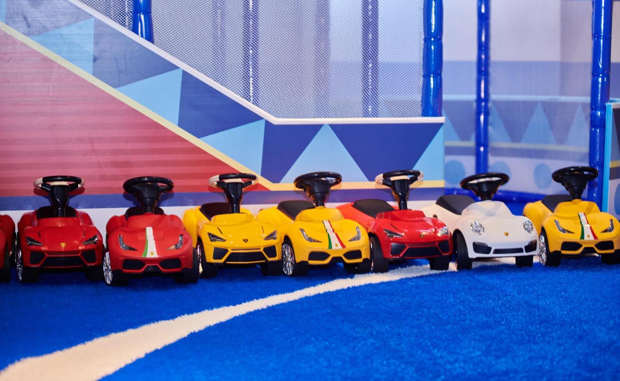 Grand Bay Resort Hotel Hengchun Old Town Exterior foto Battery-powered ride-on cars