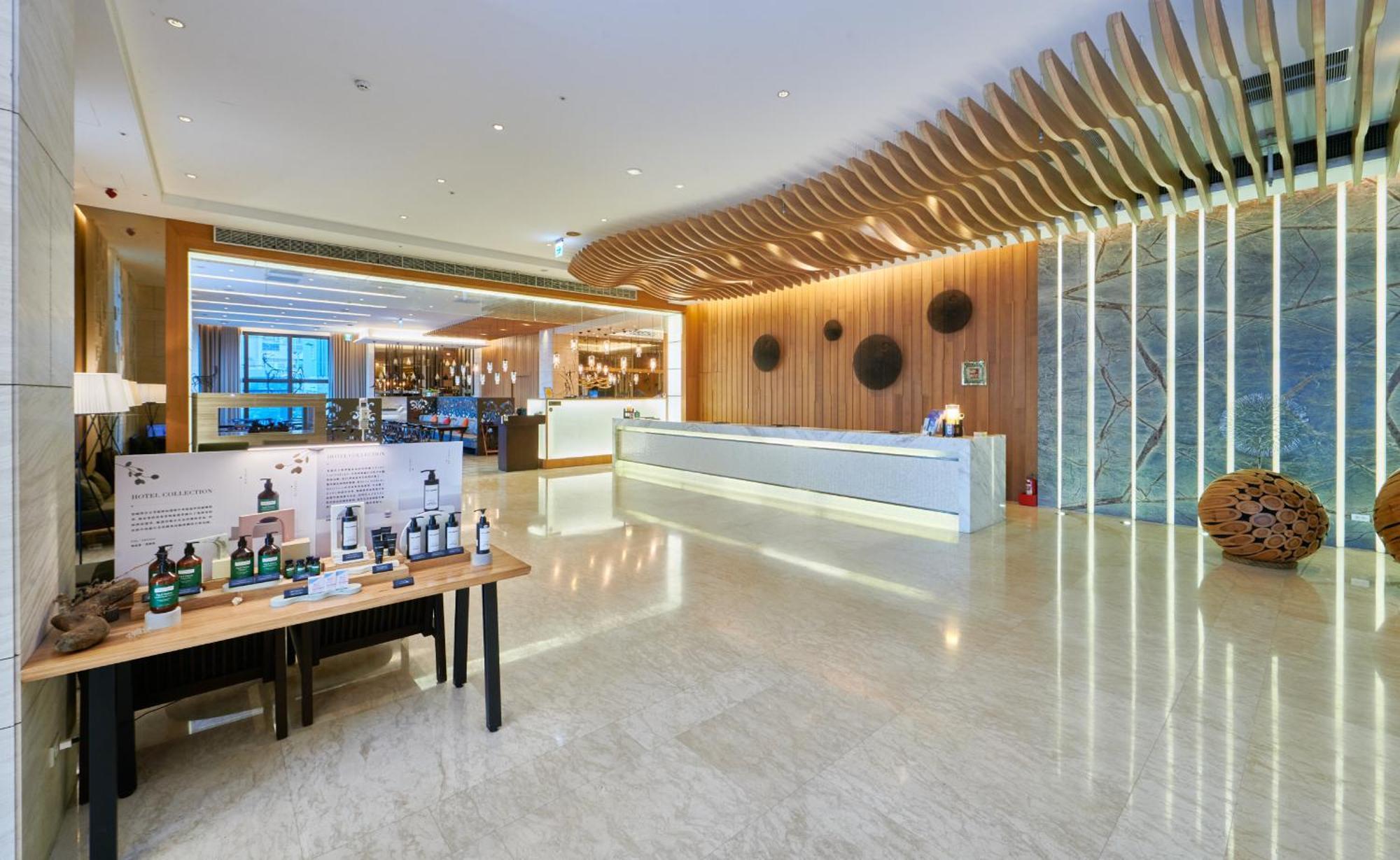 Grand Bay Resort Hotel Hengchun Old Town Exterior foto Lobby