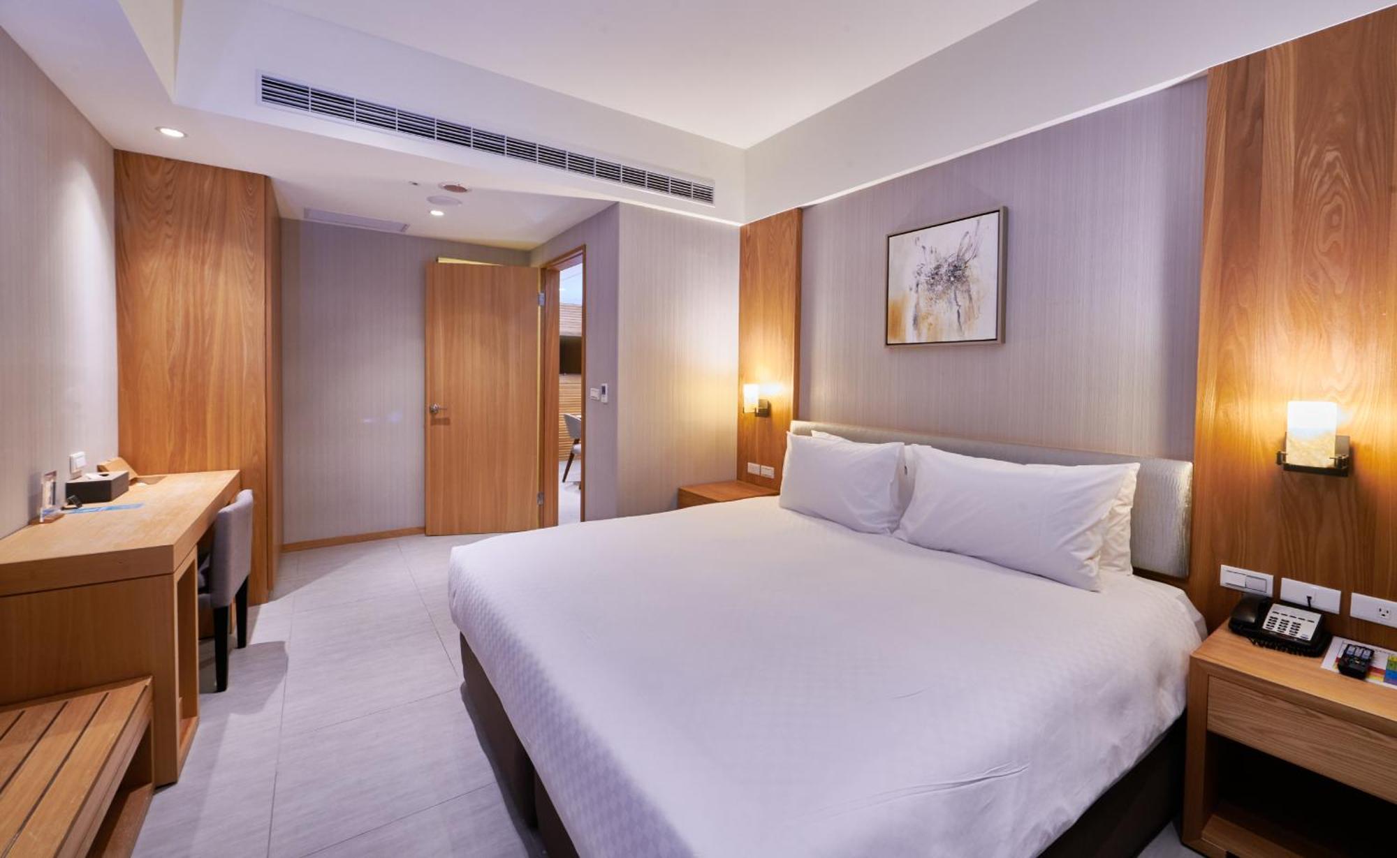 Grand Bay Resort Hotel Hengchun Old Town Exterior foto A bedroom at the hotel